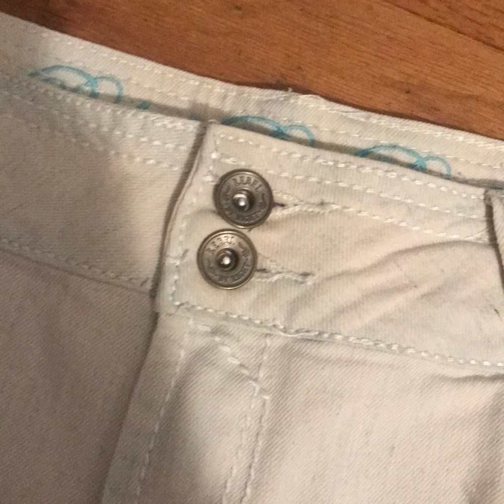 Off-White Ripped Shorts - Picture 3 of 4